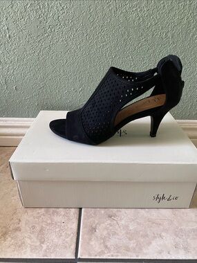 Style & Co. Black Perforated Peep-Toe Mid-Heel Bootie